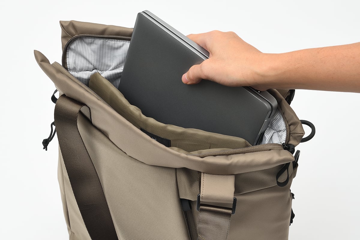 XTREC レイヤードヘルメットバッグ：1万9800円