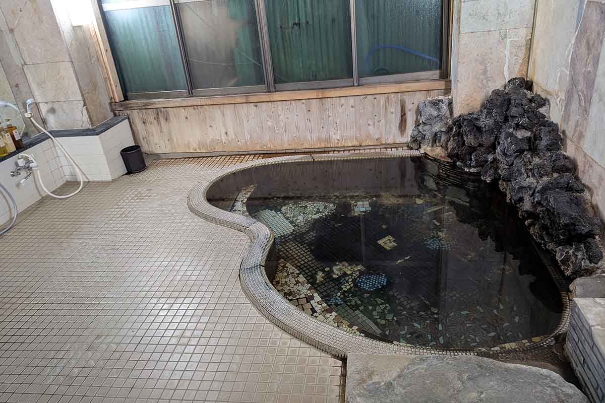 松田屋旅館別館1階にある「釜の湯」