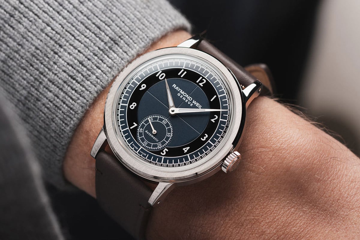 タキシードダイヤルでレッドグレープカラーがより強調されているかのよう。