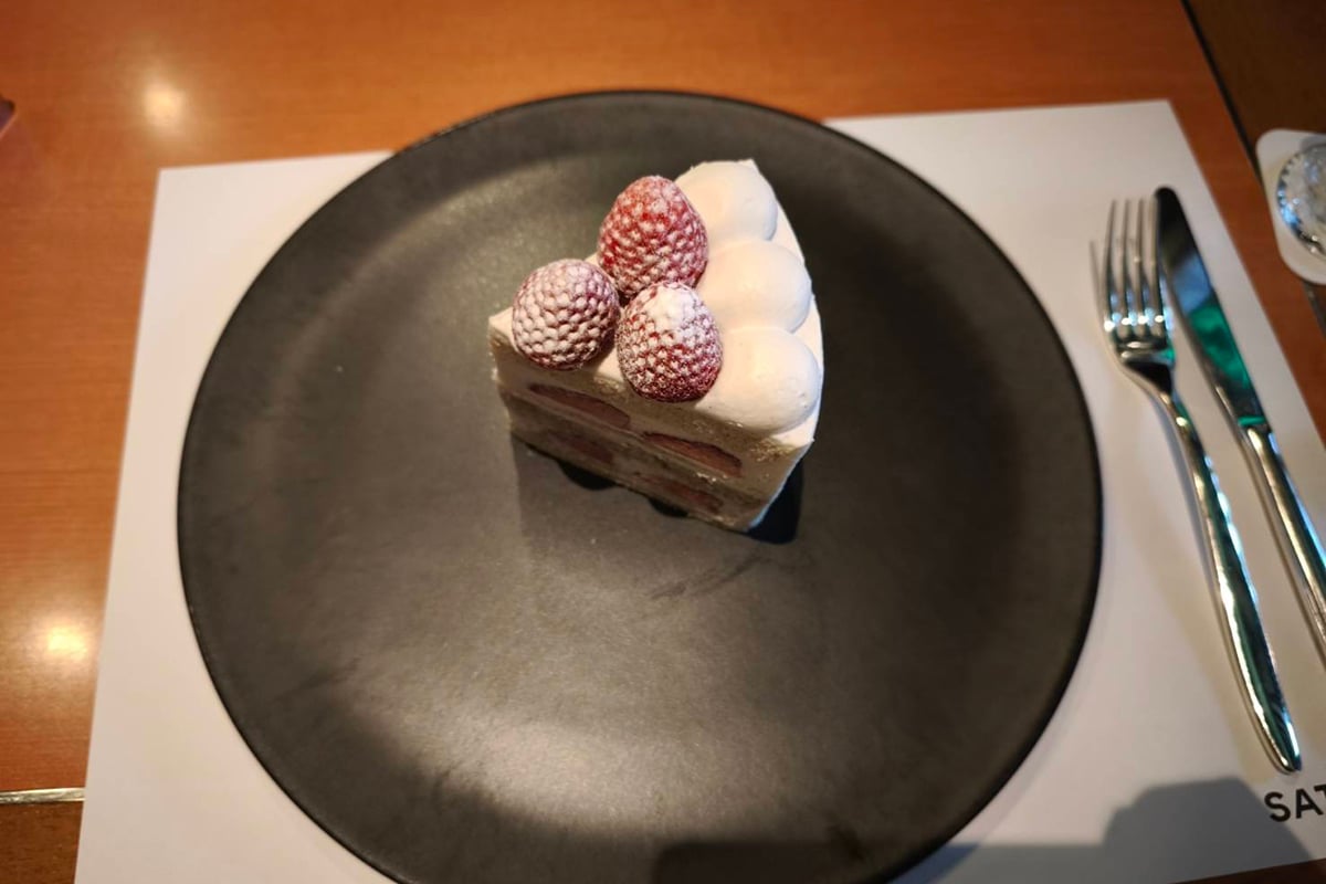 「新エクストラスーパーあまおうショートケーキ」：3456円