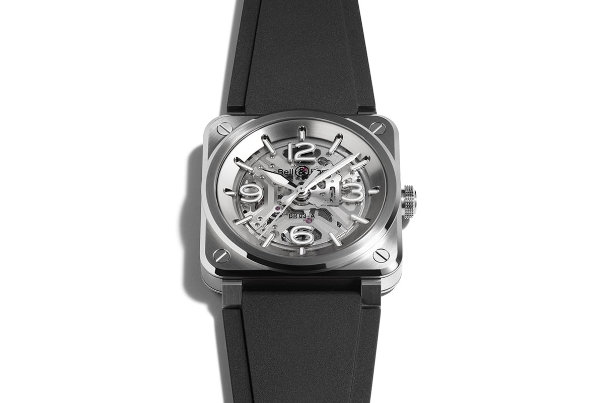 スティールで輝くケースとスケルトンから見えるムーブメントが視覚的に一体化。洗練と実用性を兼ね備えた新作「BR‑03 スケルトン スティール」が美しい。