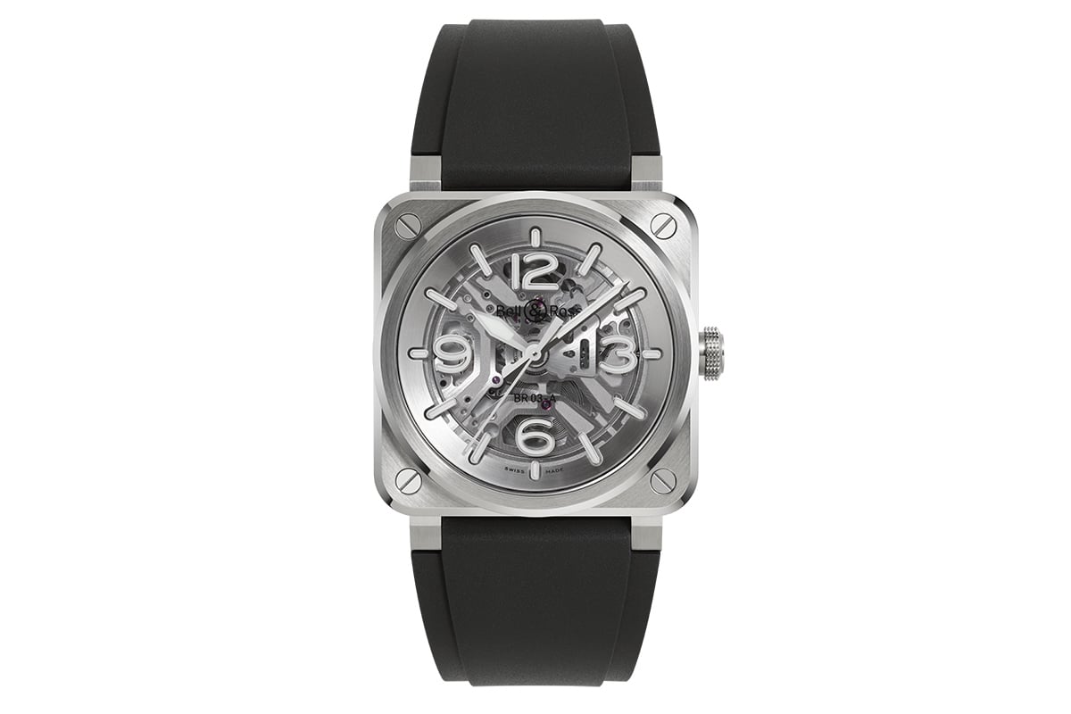 ブラックのラバーストラップとベルクロストラップが付属する。