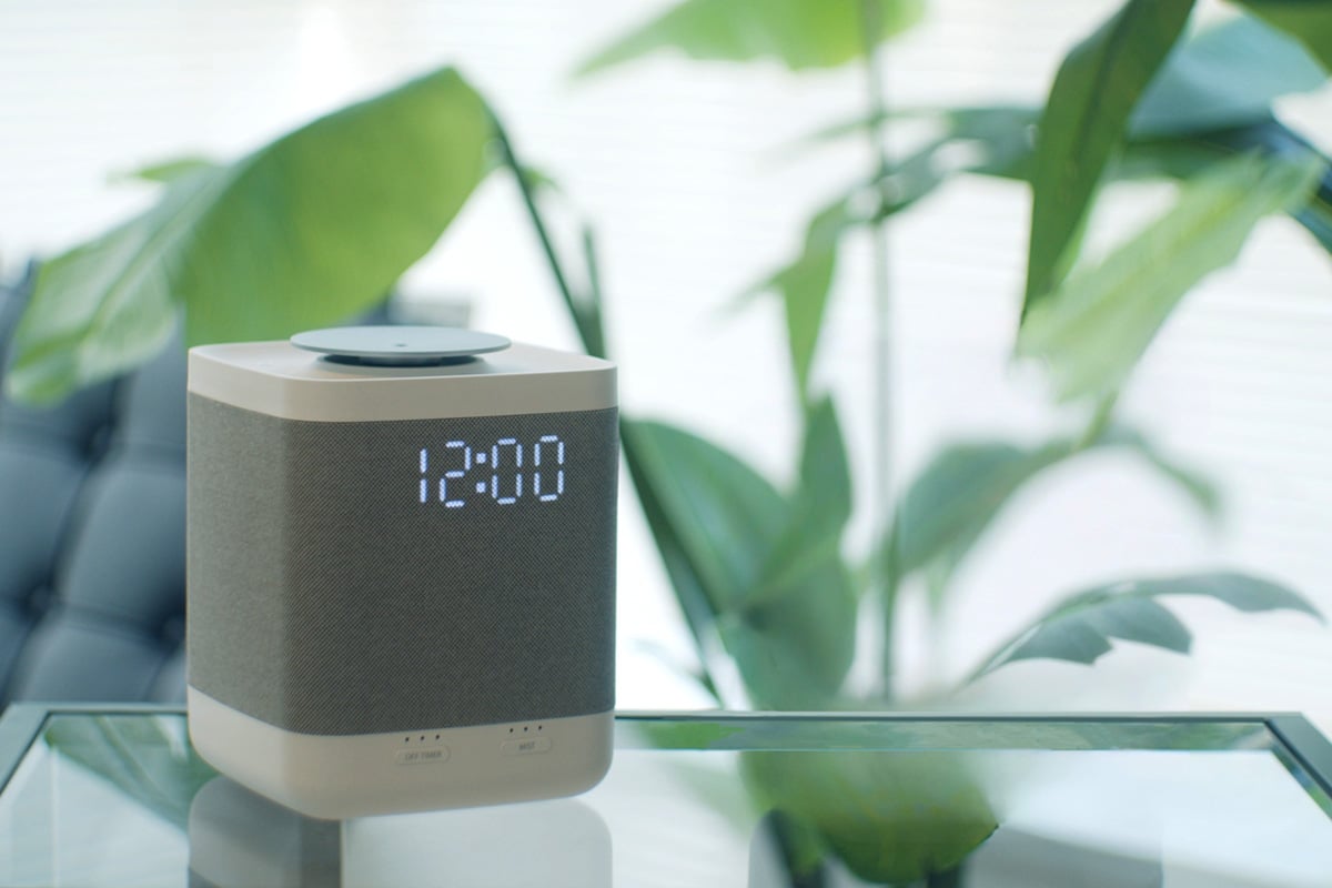 質のよい睡眠のための専用デバイス「nemcaro（ネムカロ）」。リラクゼーションサウンドとアロマの効果が効率的にリラックスした精神状態へと導きます。