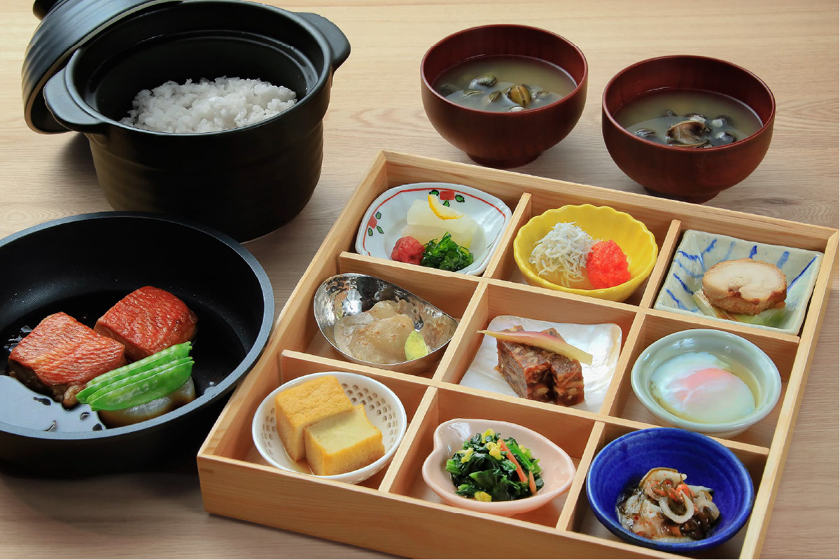 朝食：熱海の滋味と土鍋ご飯を楽しむ和御膳