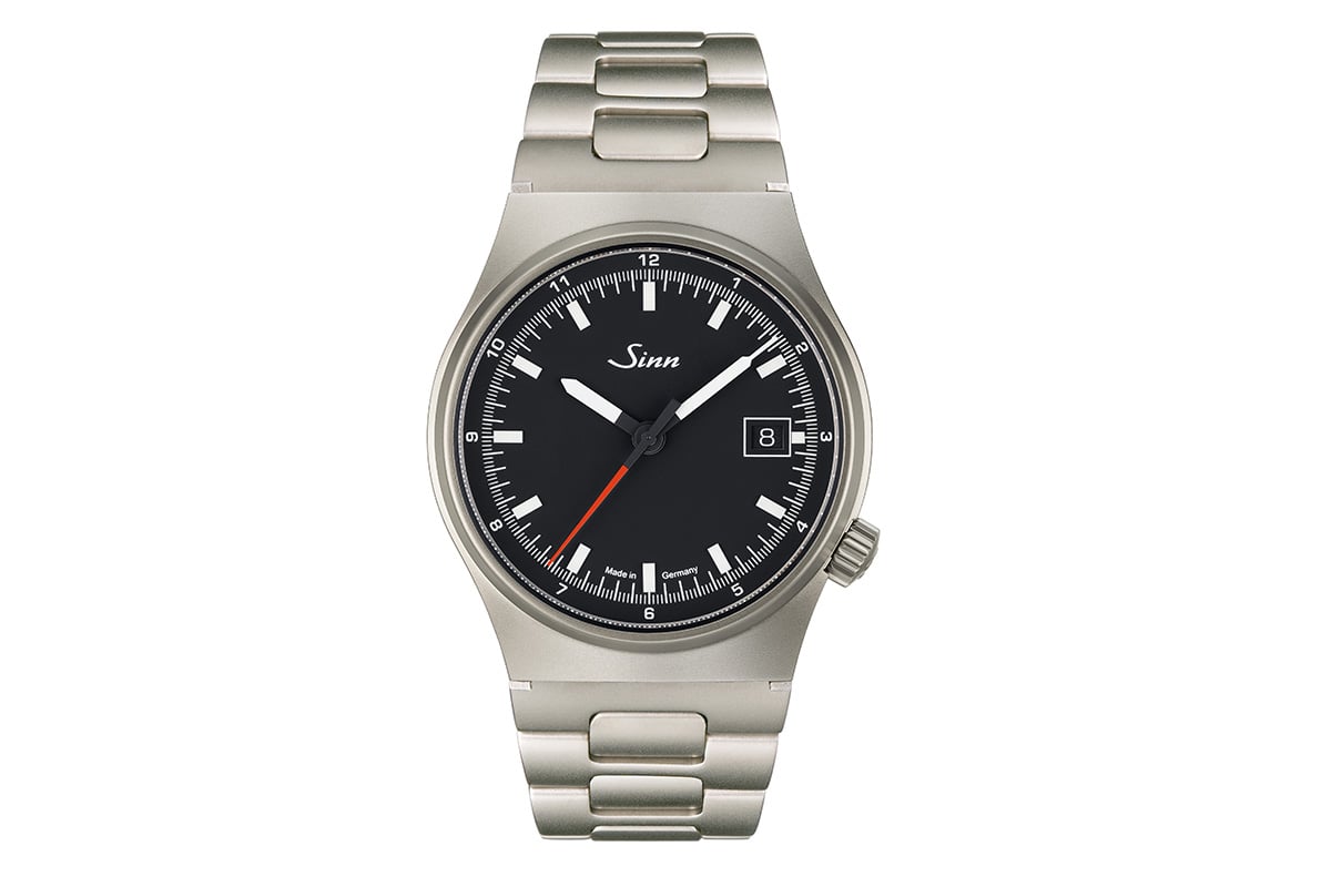 バンドは3種類用意されている。こちらはメタルのブレスレット（51万7000円 消費税込）。