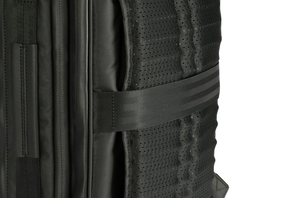 通気設計で蒸れを軽減、放熱性25％向上