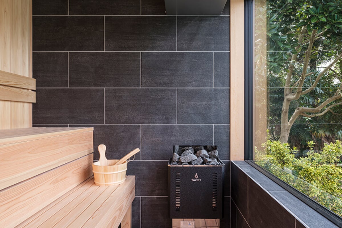 海と森に囲まれた一棟貸し別荘「海と森と宿 mina-to（みなと）」