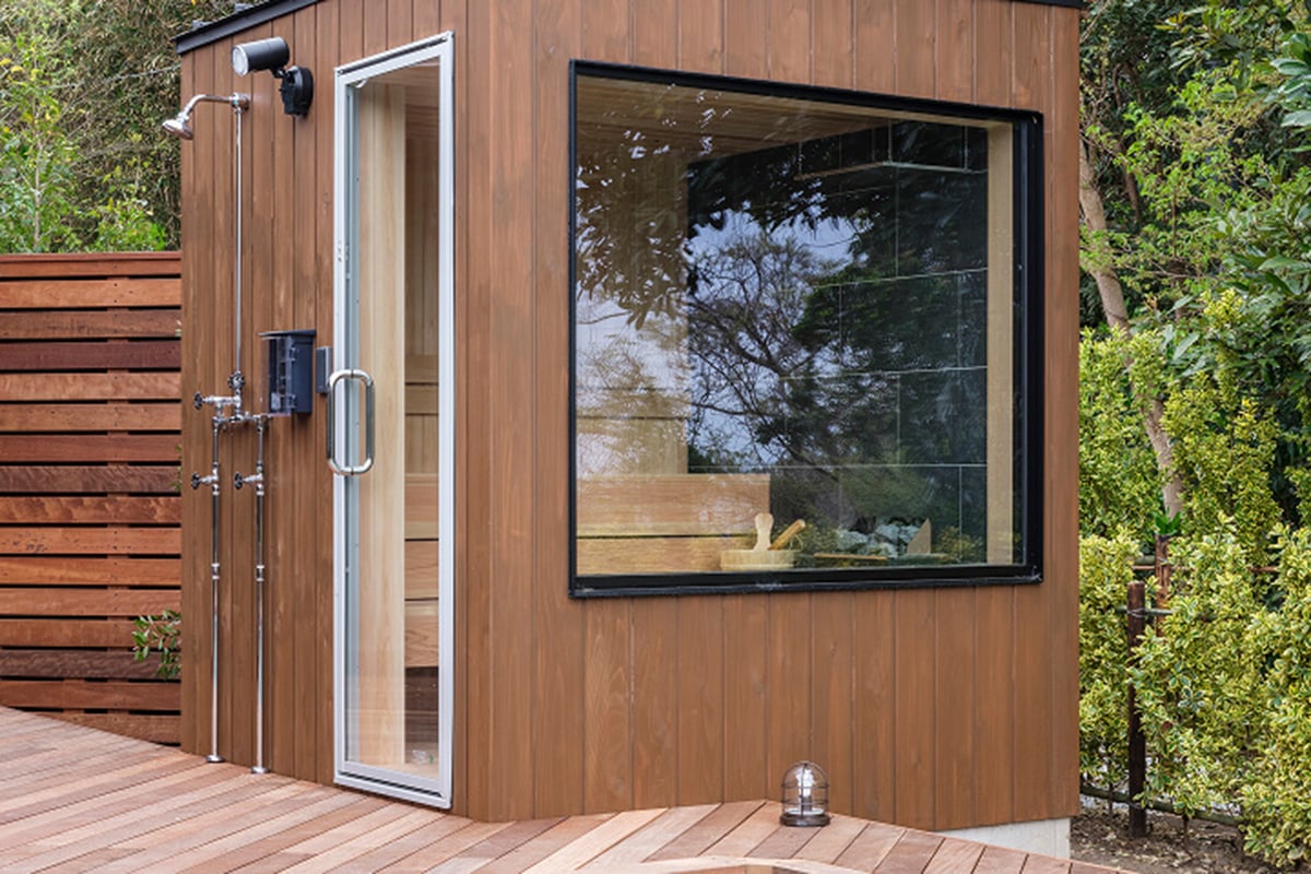 海と森に囲まれた一棟貸し別荘「海と森と宿 mina-to（みなと）」