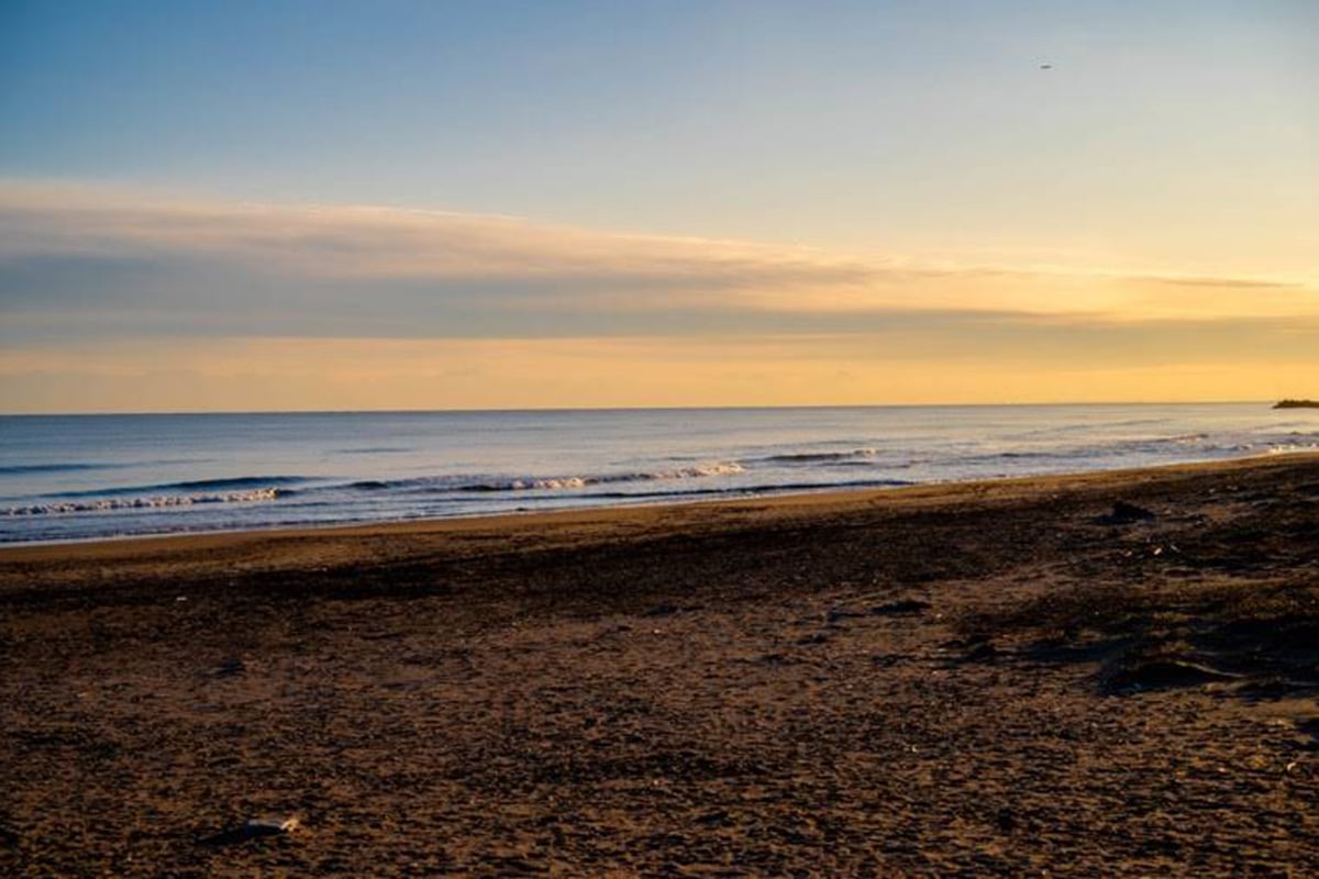 部屋から海沿いまで徒歩1分