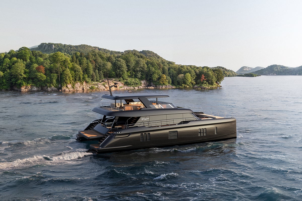 2027年初夏には、NOT A GARAGEで販売している「SUNREEF 80 POWER NOT A GARAGE EDITION」の運航開始も予定