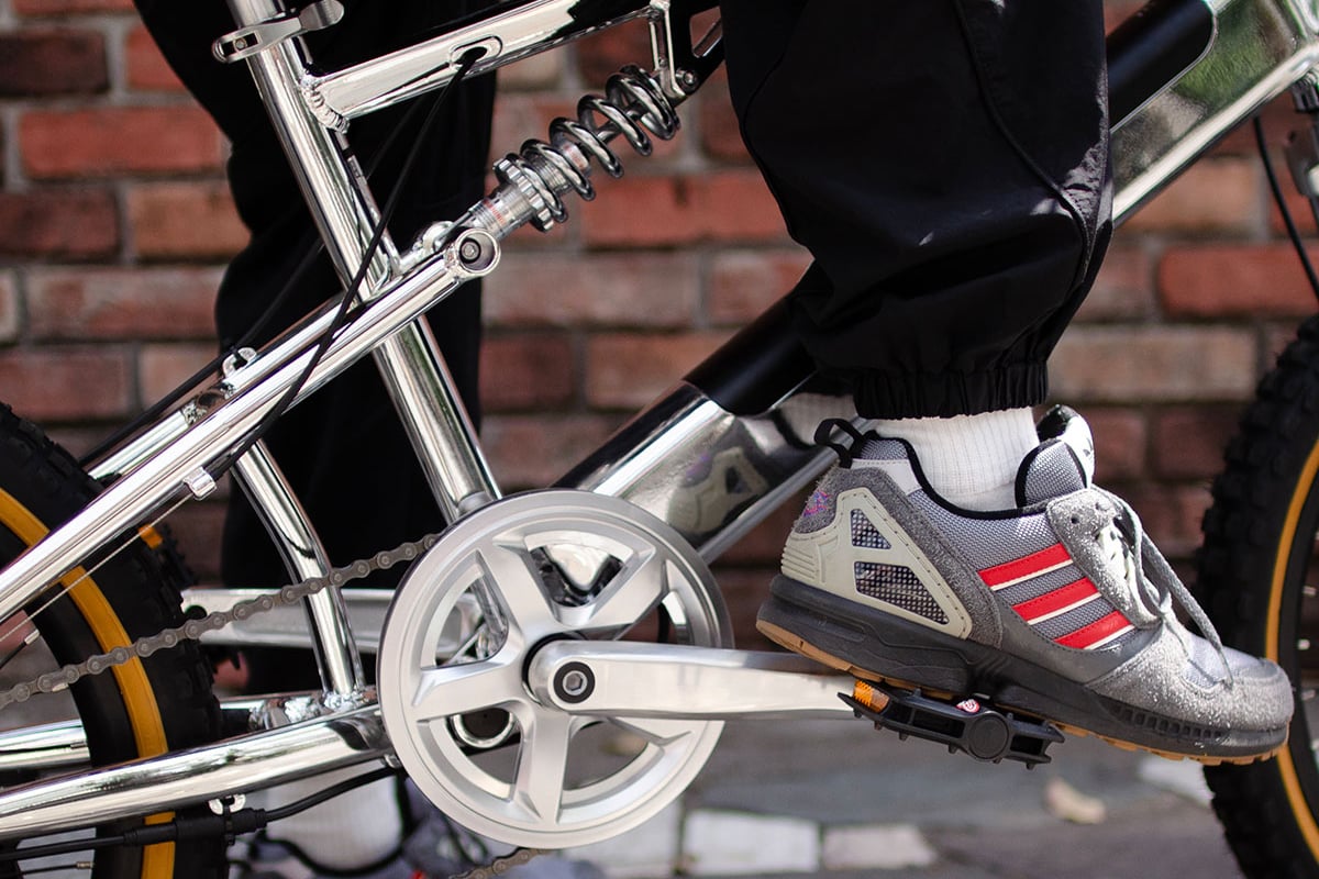 オンもオフもこれ一台。多様なシーンに映える、自由な走り