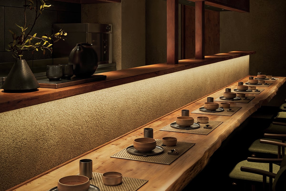 料理人との距離感も楽しめるカウンター席