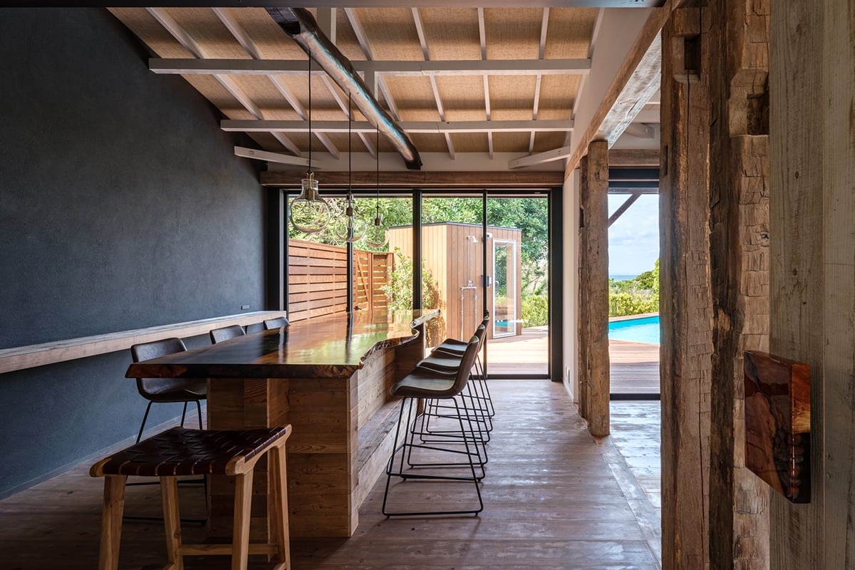 海と森に囲まれた一棟貸し別荘「海と森と宿 mina-to（みなと）」