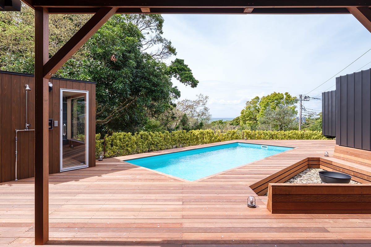 海と森に囲まれた一棟貸し別荘「海と森と宿 mina-to（みなと）」