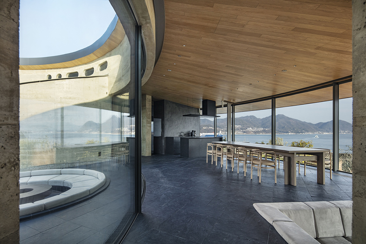 「270」浮島を思わせる、透き通る“水”の家　Photo: Kenta Hasegawa
