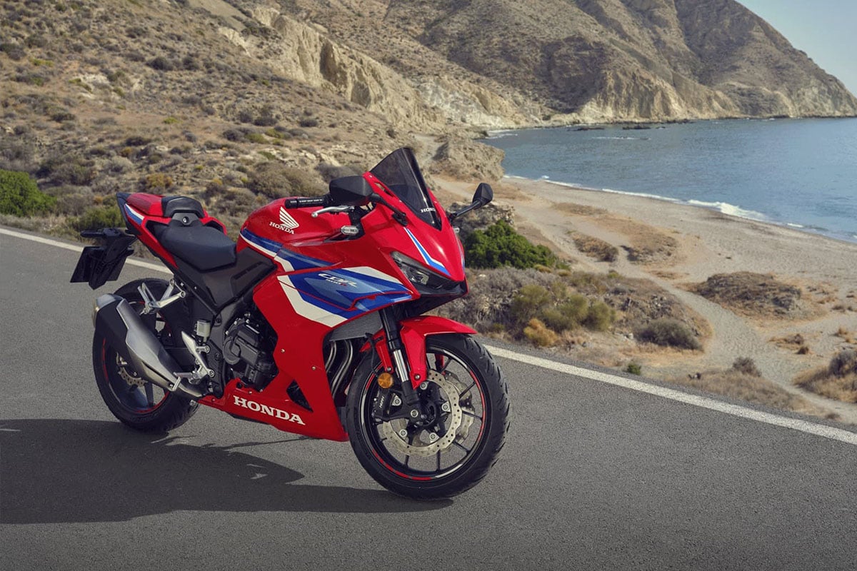 ホンダ新型「CBR400R E-Clutch」