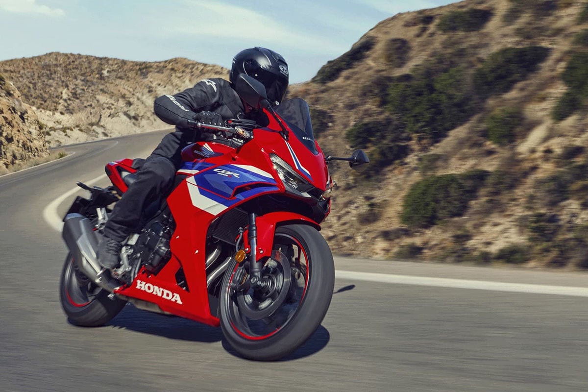 ホンダ新型「CBR400R E-Clutch」
