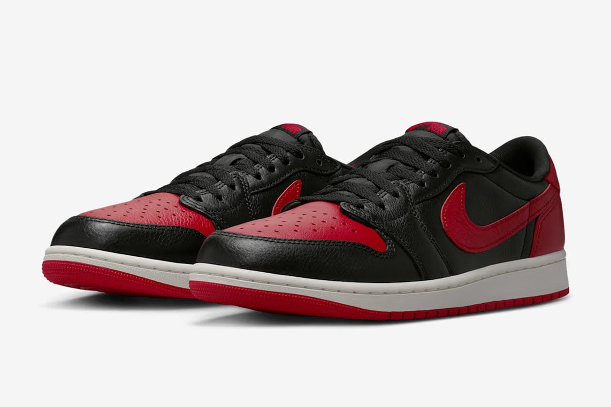 「エア ジョーダン 1 レトロ LOW OG」の新色“Black and Varsity Red“