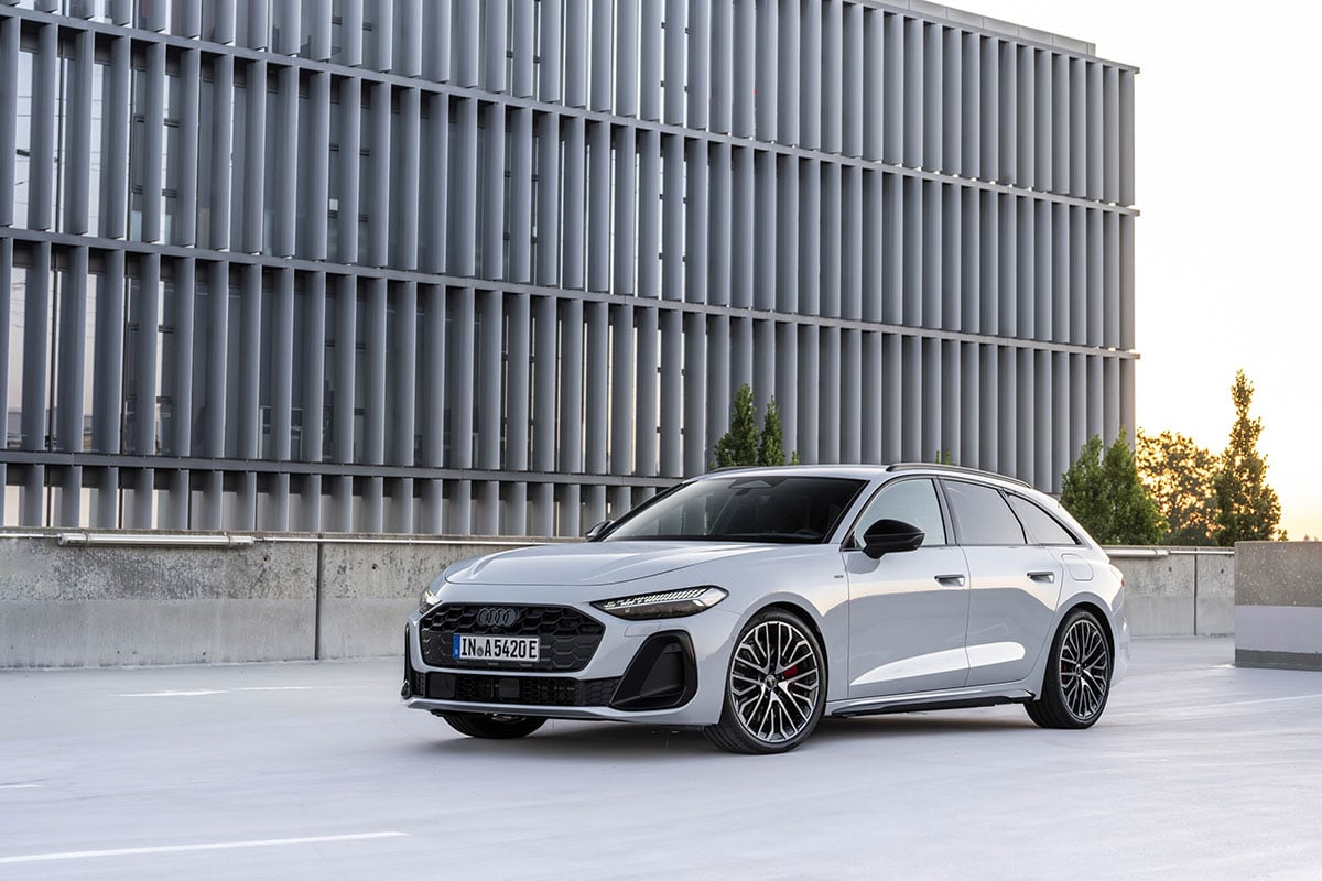 アウディ「A5アバント TFSI e-ハイブリッド クワトロ Sライン」