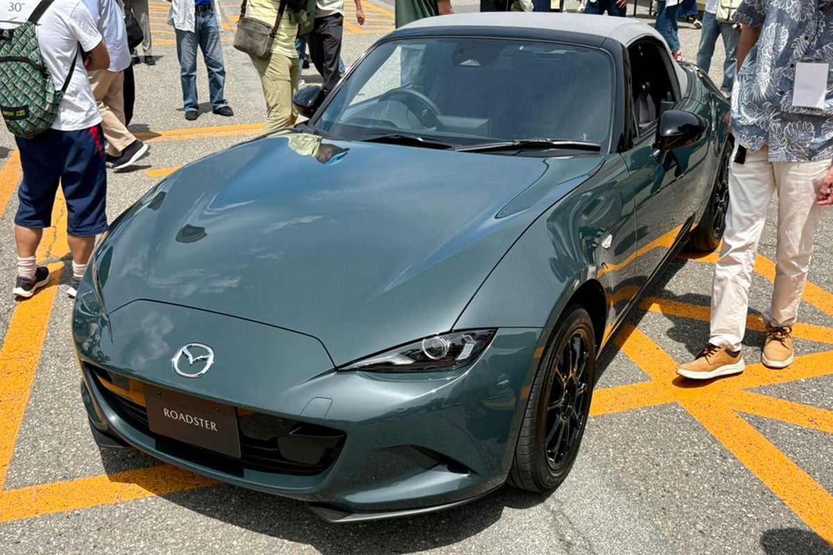 マツダ「ロードスター」の新色“ジンクグリーンメタリック”
