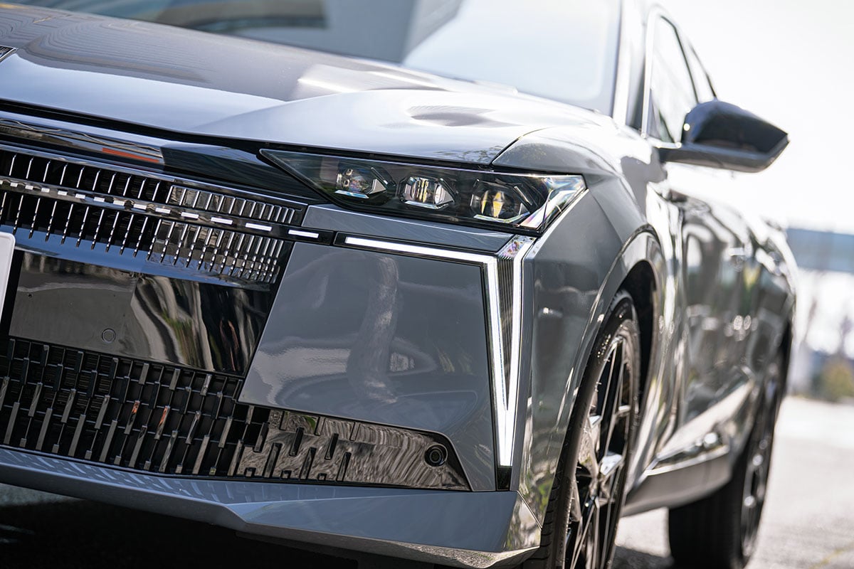 DS新型「N°4 ETOILE HYBRID」