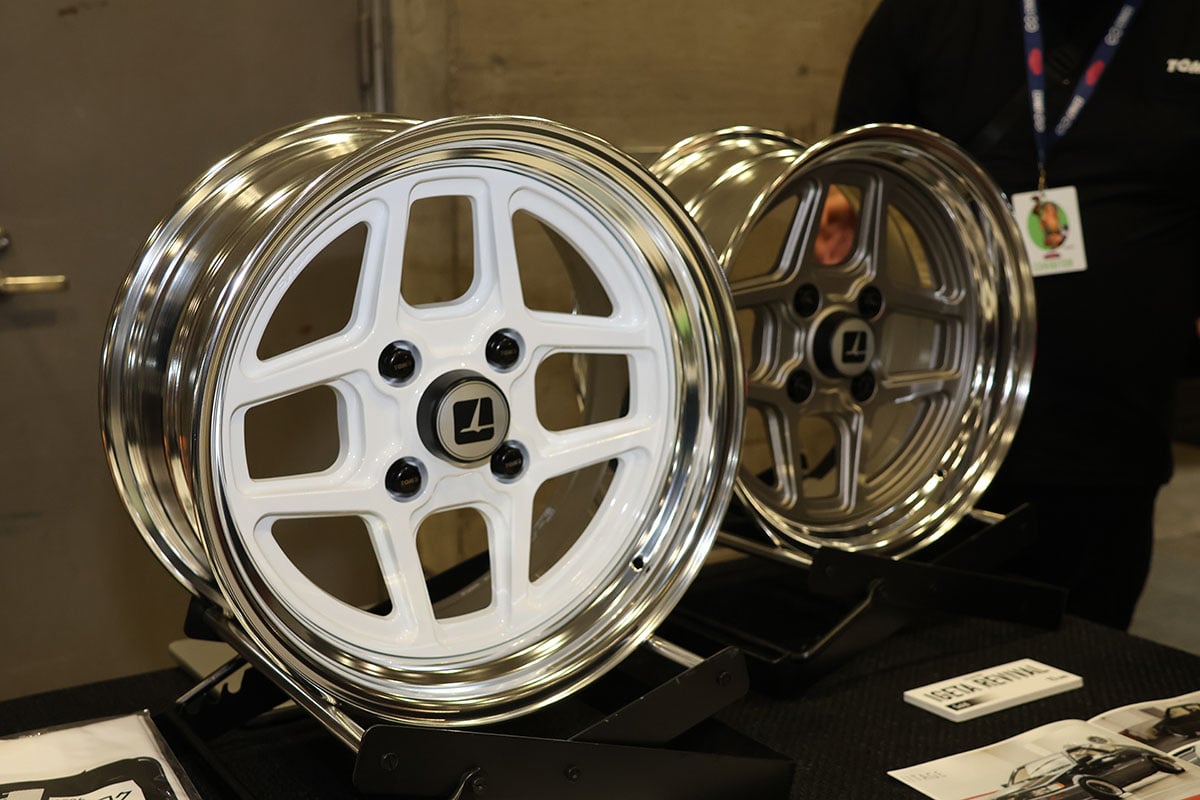 “TOM’S HERITAGE”のAE86「カローラ レビン」
