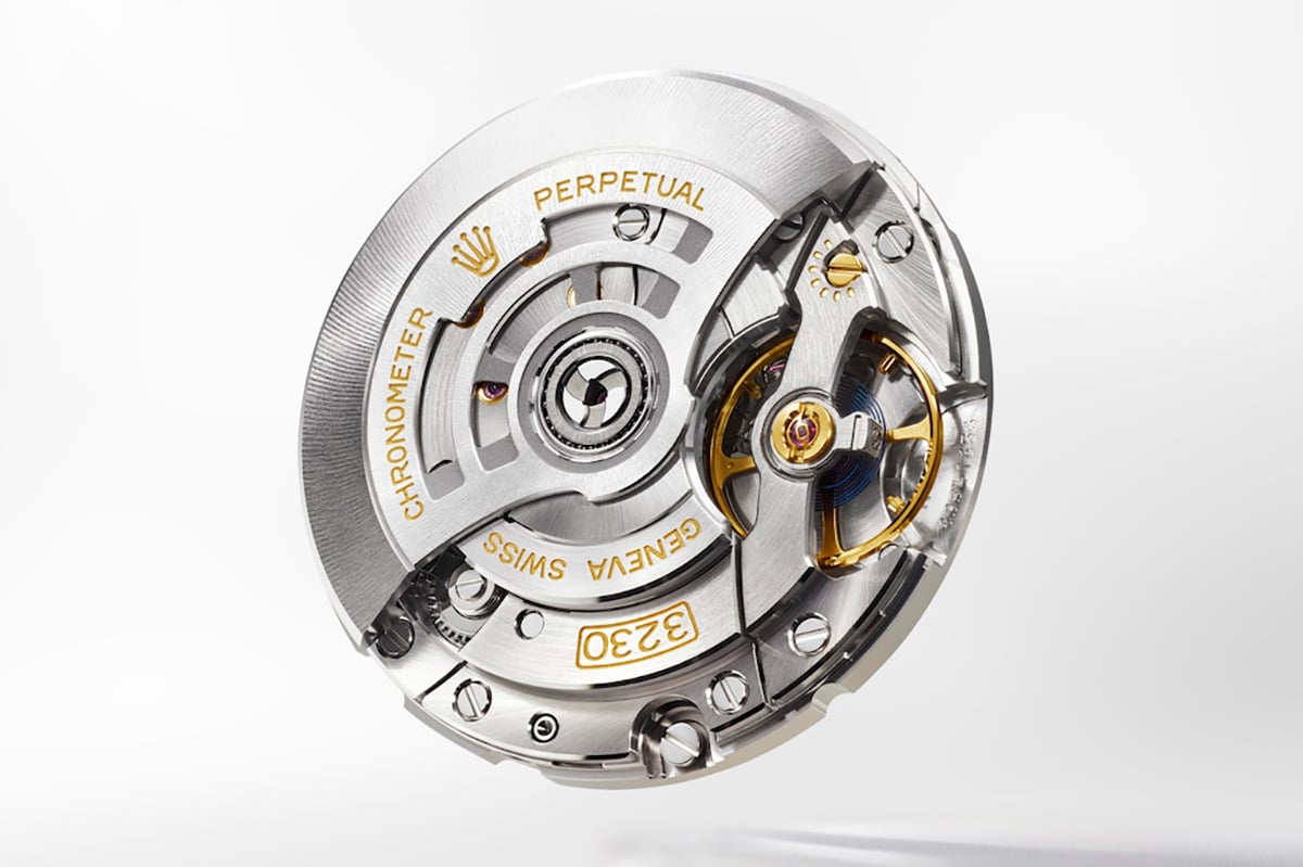 41mmモデル、36mmモデルにはロレックスによる完全自社製造の機械式 自動巻き キャリバー 3230を搭載。優れた精度と耐磁性、70時間のパワーリザーブを誇る