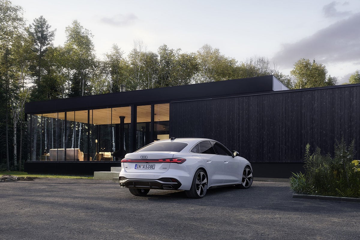 アウディ「A5 TFSI e-ハイブリッド クワトロ Sライン」