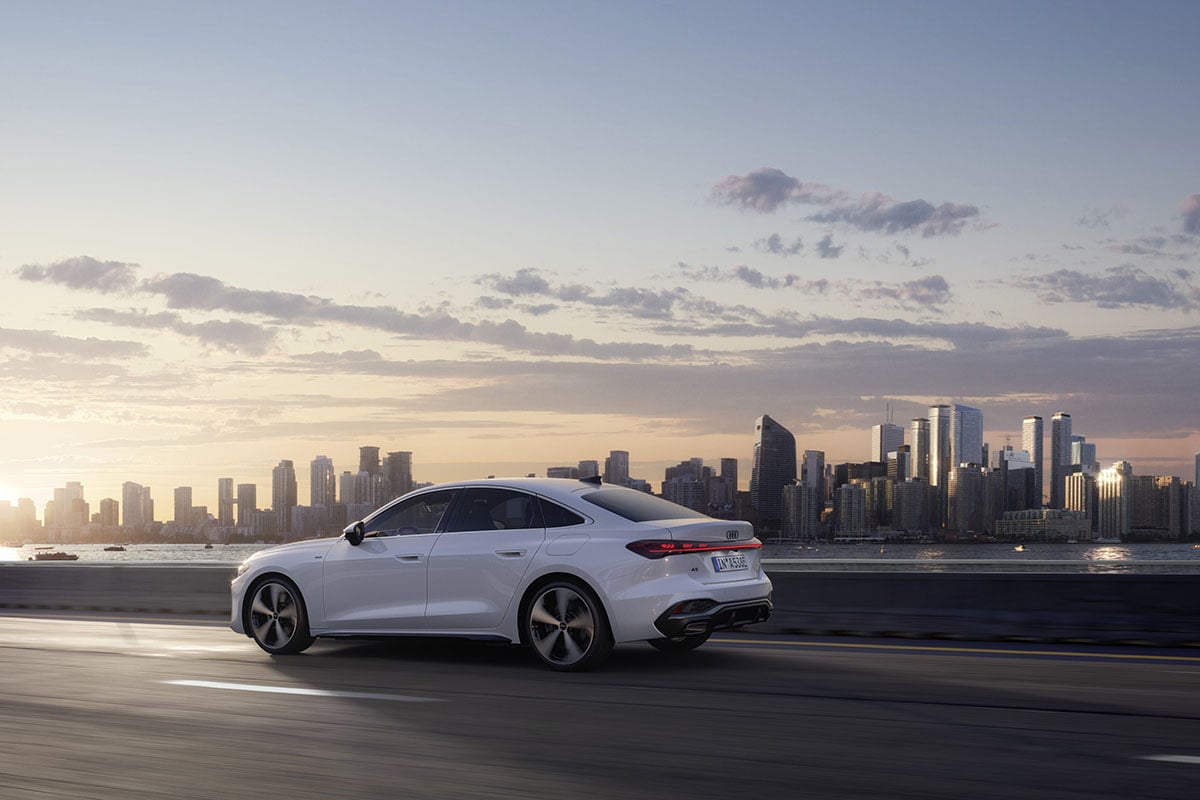 アウディ「A5 TFSI e-ハイブリッド クワトロ Sライン」