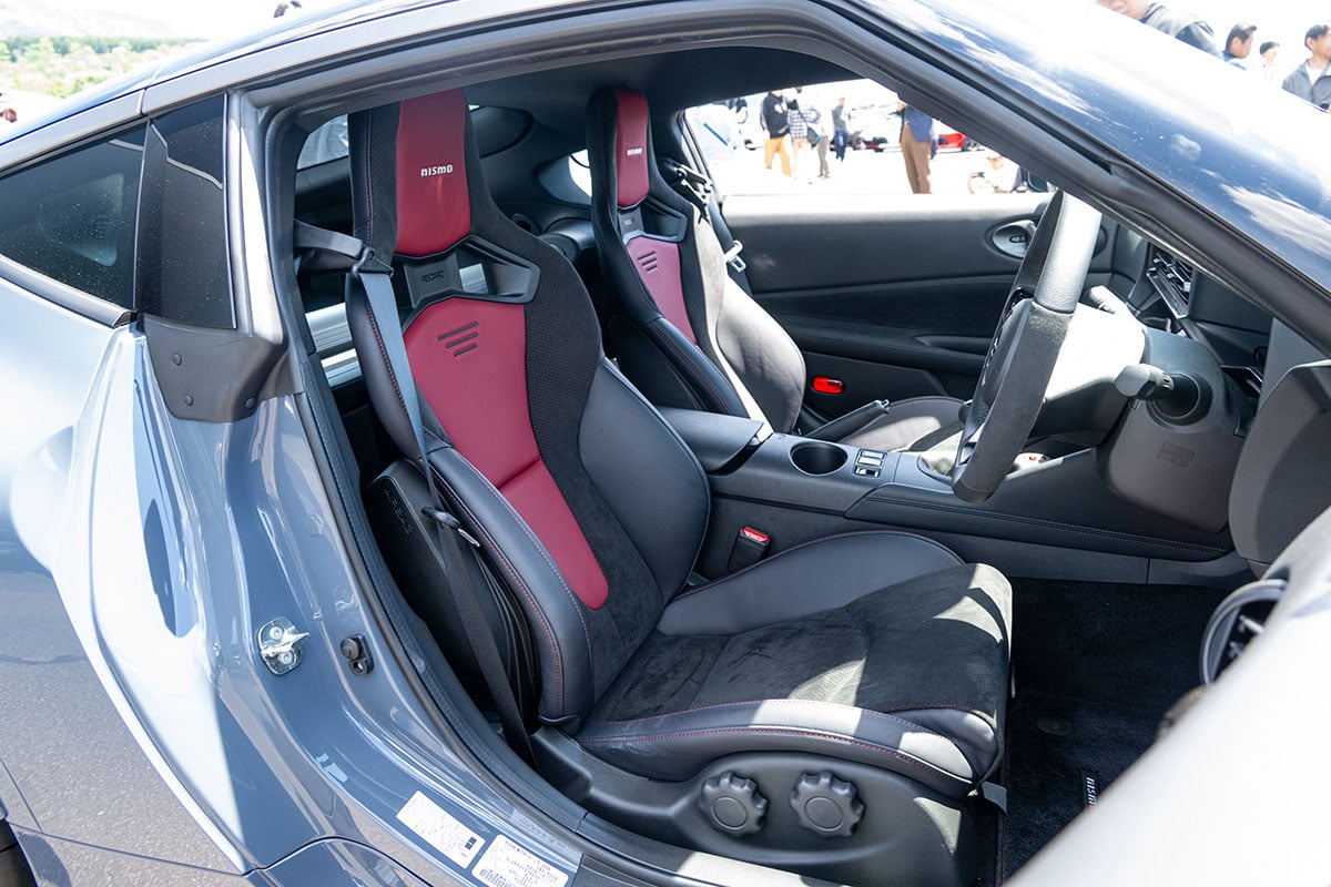 日産「フェアレディZ」の6速MT車