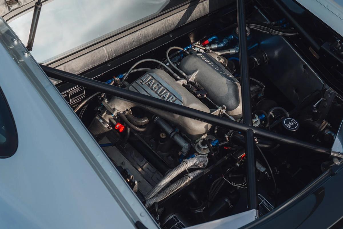 オークションに出品予定の1993年式ジャガー「XJ220」(c)2026 BROAD ARROW Auctions