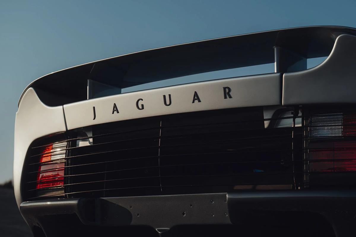 オークションに出品予定の1993年式ジャガー「XJ220」(c)2026 BROAD ARROW Auctions