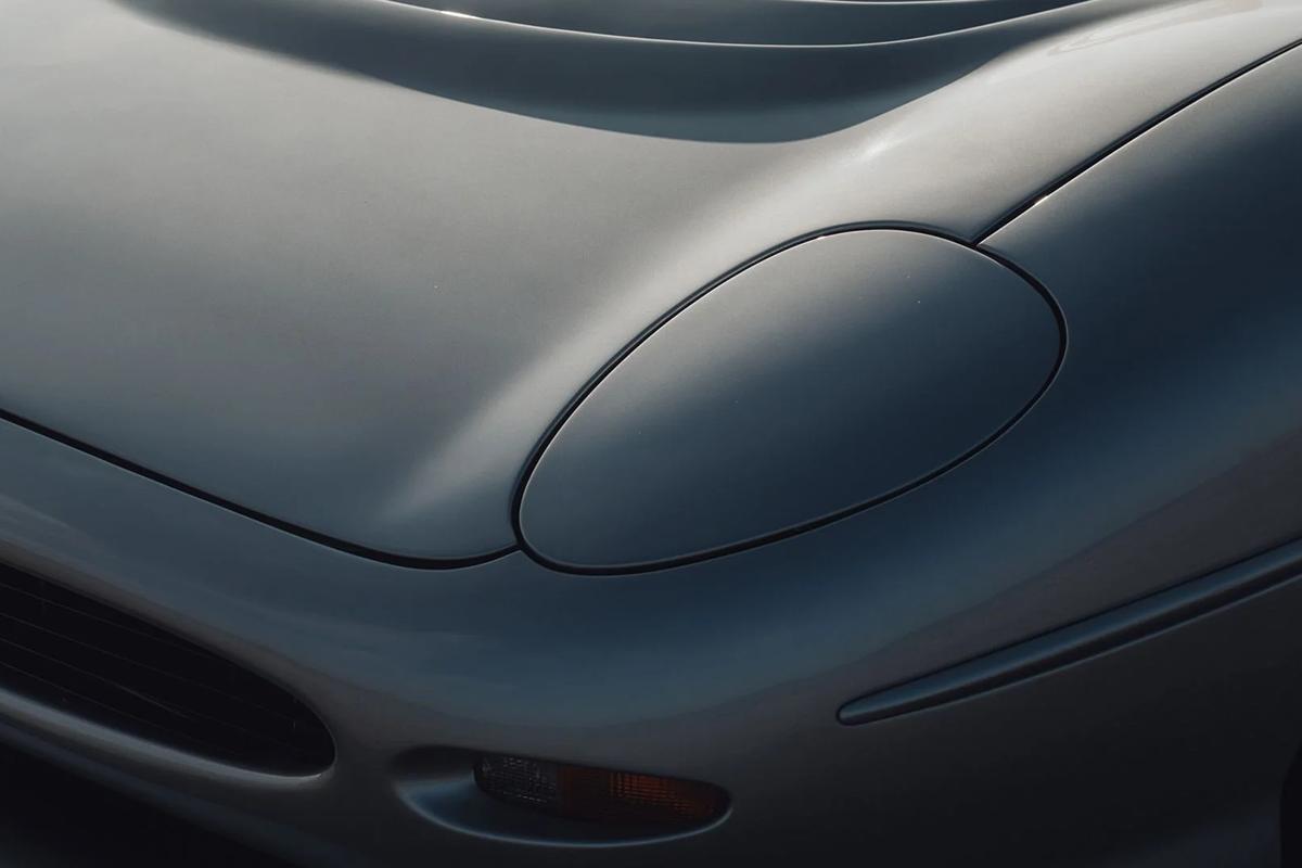 オークションに出品予定の1993年式ジャガー「XJ220」(c)2026 BROAD ARROW Auctions