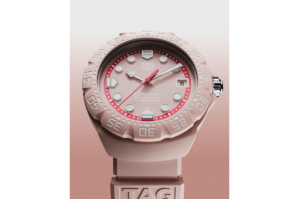 パステルピンク（品番：WBY1165.FT8115）。ケース径は38mm。