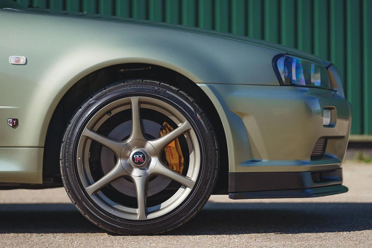 海外オークションに出品される予定の2002年式日産「スカイラインGT−R　VスペックIIニュル」(c)2026 BROAD ARROW Auctions