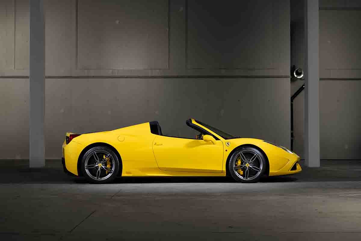 オークションに出品され高値落札された2015年式フェラーリ「458スペチアーレA」Tom Gidden(c)2026 Courtesy of RM Sotheby's