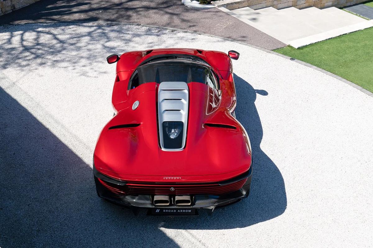 オークションに出品され、高額落札された2023年式フェラーリ「デイトナSP3」(c)2026 BROAD ARROW Auctions