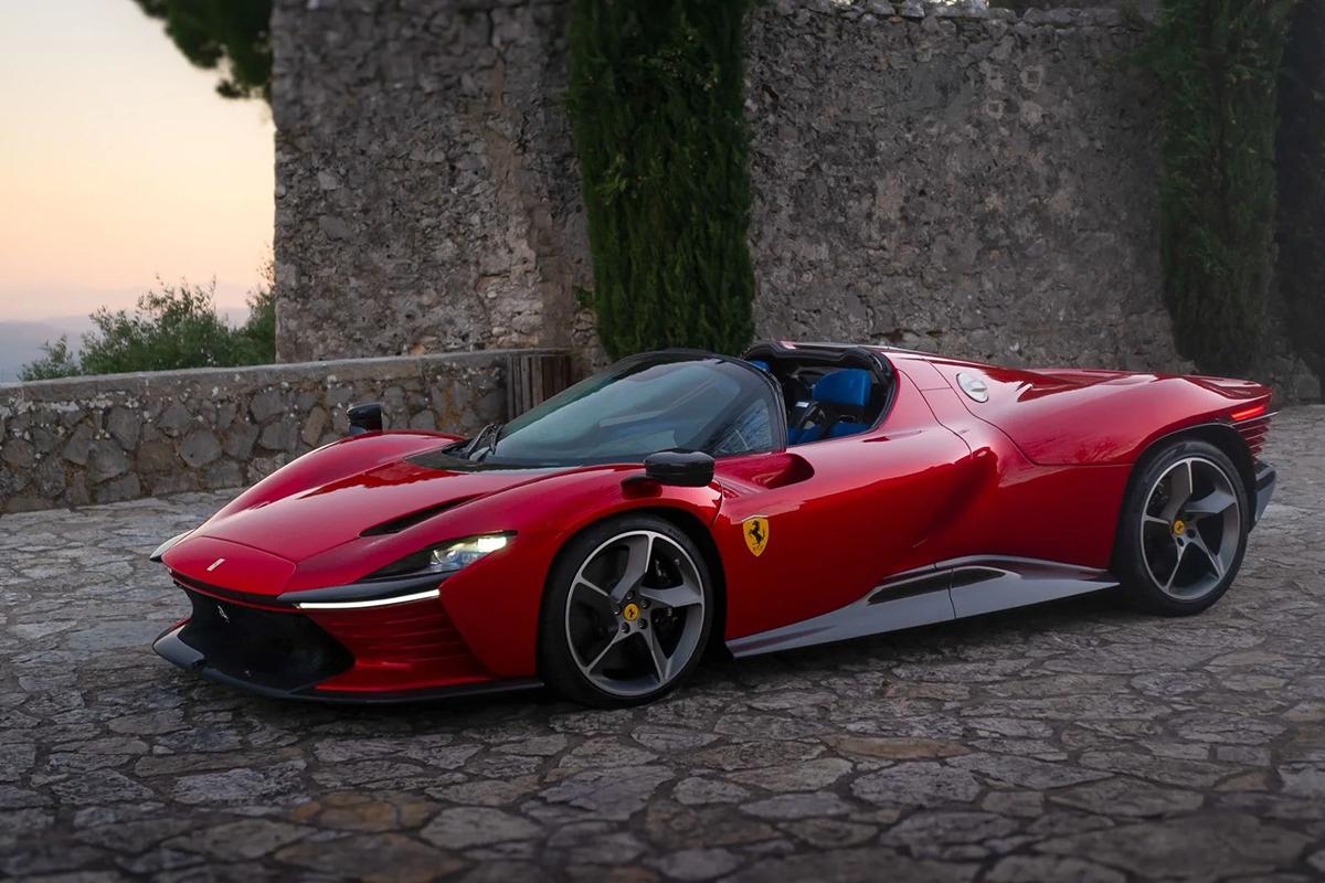 オークションに出品され、高額落札された2023年式フェラーリ「デイトナSP3」(c)2026 BROAD ARROW Auctions