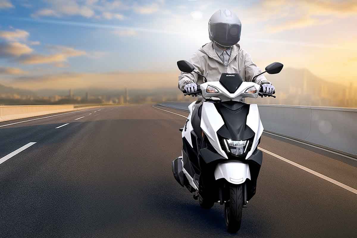 スズキ「アヴェニス125」