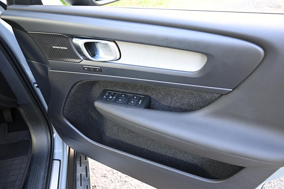 ボルボ「XC40 ウルトラ B4 AWD」