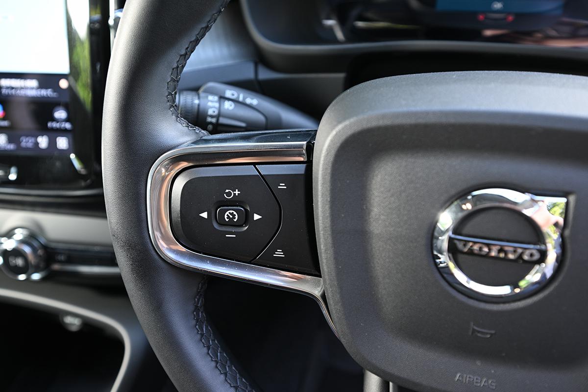 ボルボ「XC40 ウルトラ B4 AWD」