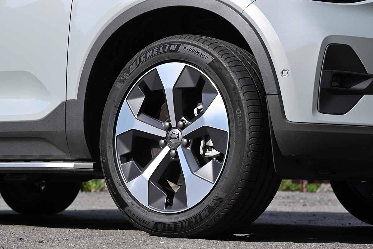 ボルボ「XC40 ウルトラ B4 AWD」