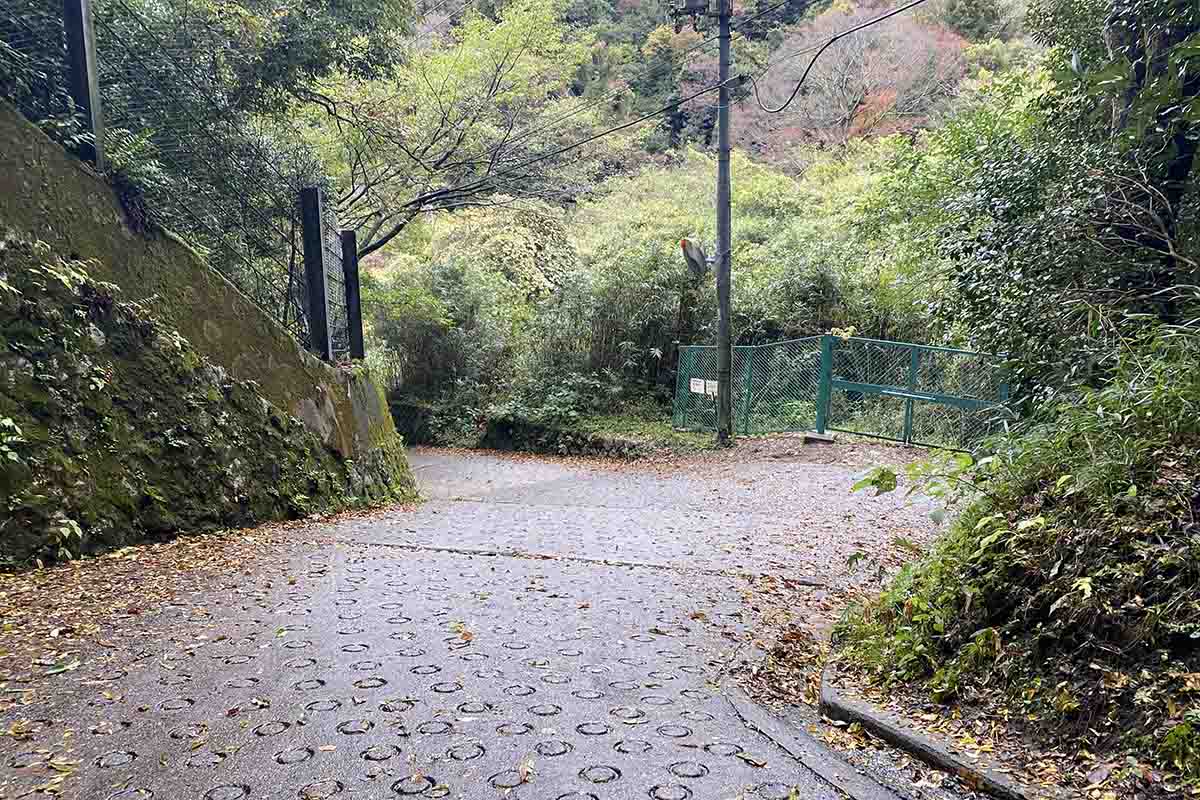 暗峠奈良街道は雨の日はスリップしやすいので注意