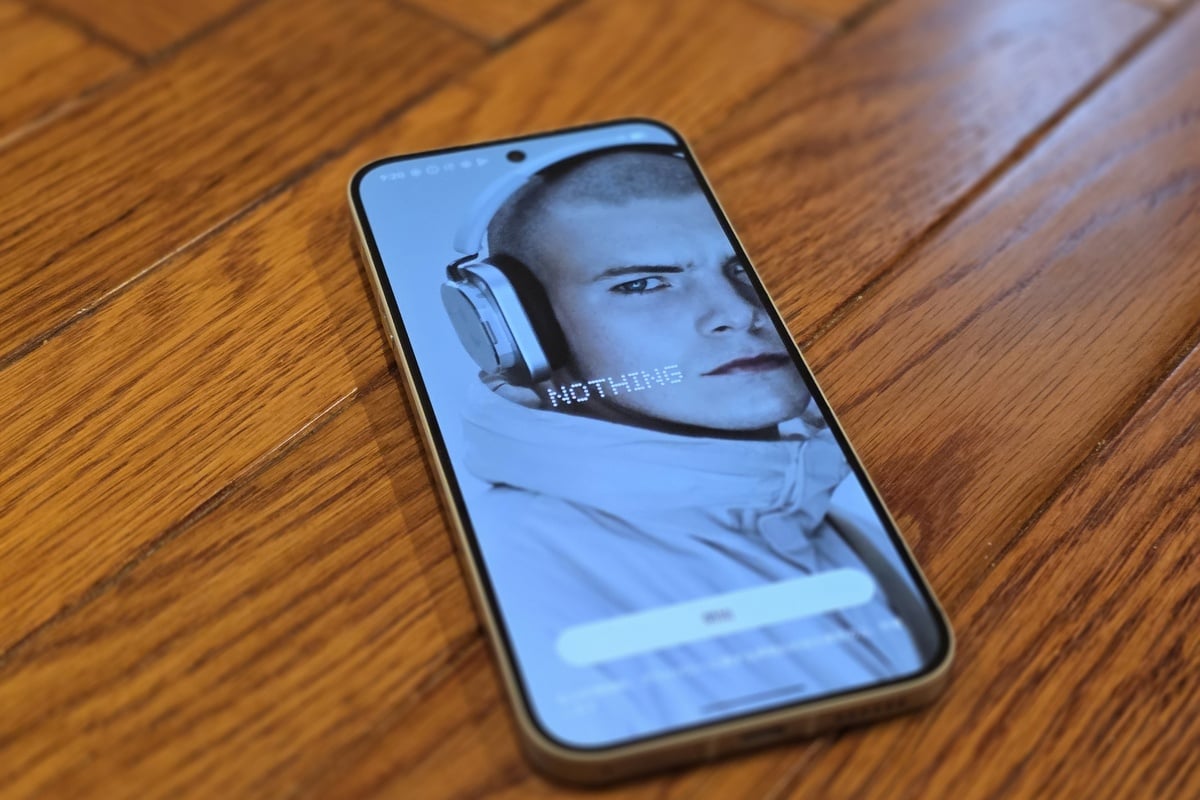 画面を点けると、Nothing Phone (4a) Proは一転して日常機としての完成度を見せる。独自性は強いが、UIは実用的で、毎日使う道具としてのバランス感覚もいい