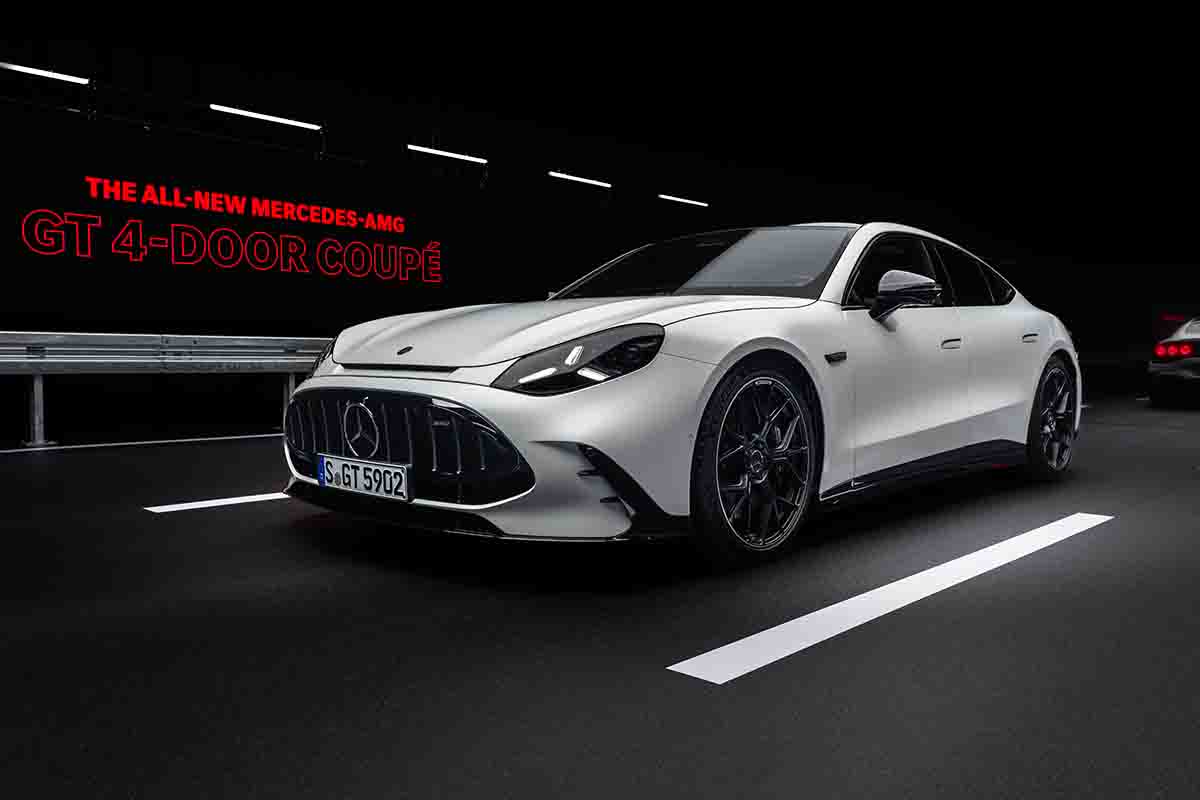 世界初公開されたメルセデスAMG新型「GT 4ドアクーペ」