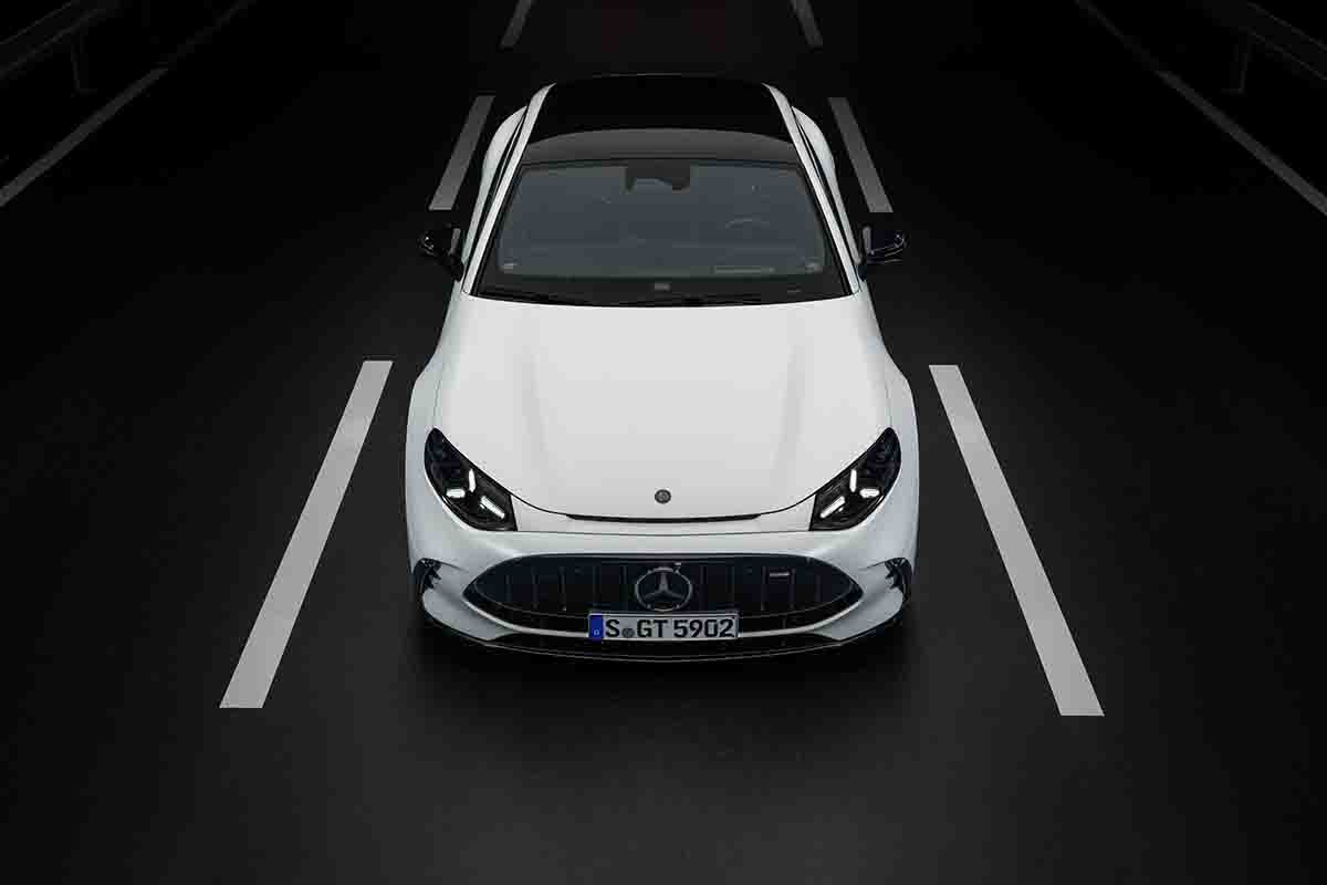 世界初公開されたメルセデスAMG新型「GT 4ドアクーペ」
