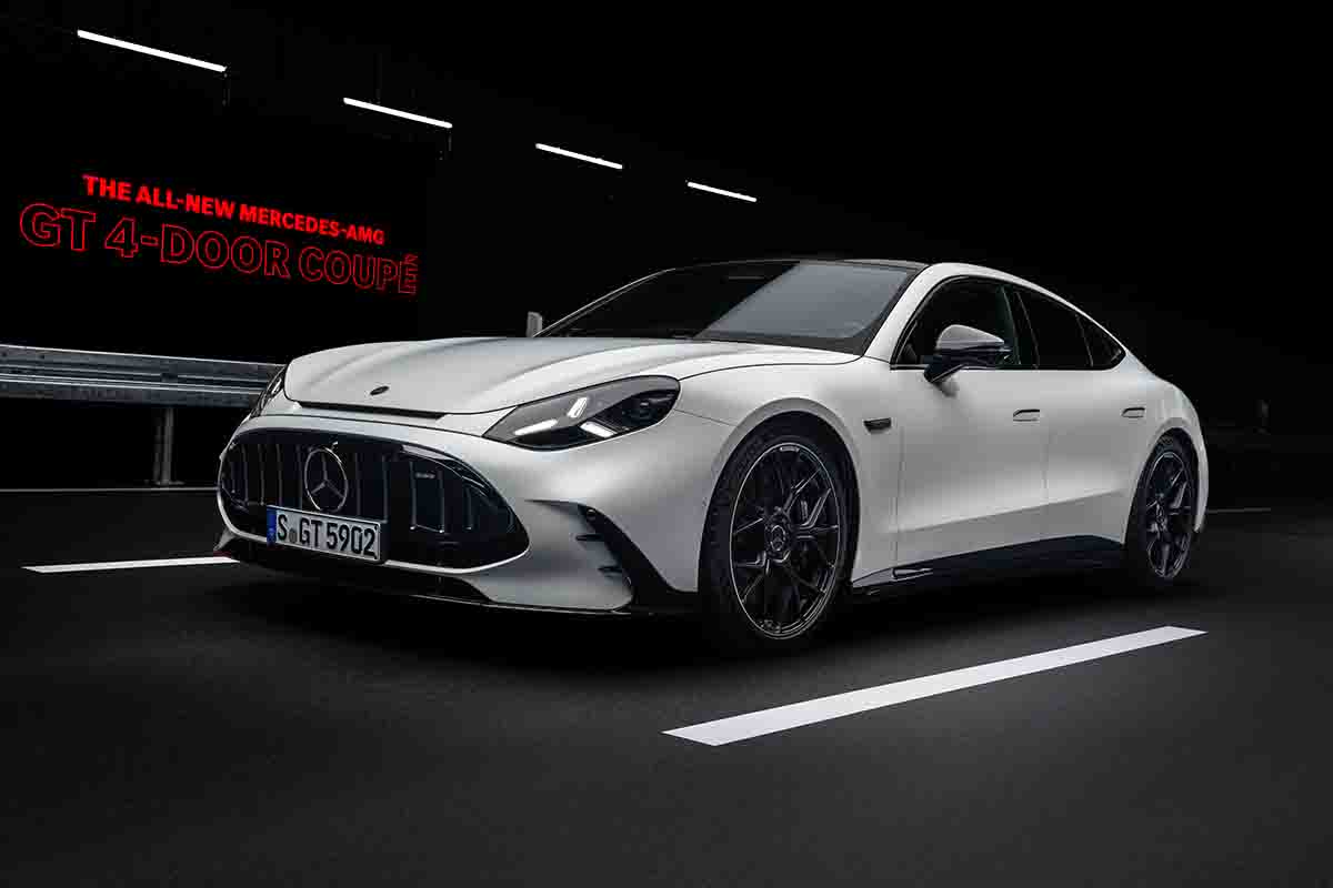 世界初公開されたメルセデスAMG新型「GT 4ドアクーペ」