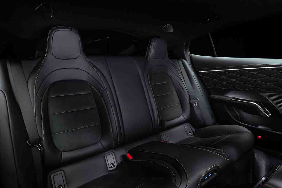 世界初公開されたメルセデスAMG新型「GT 4ドアクーペ」