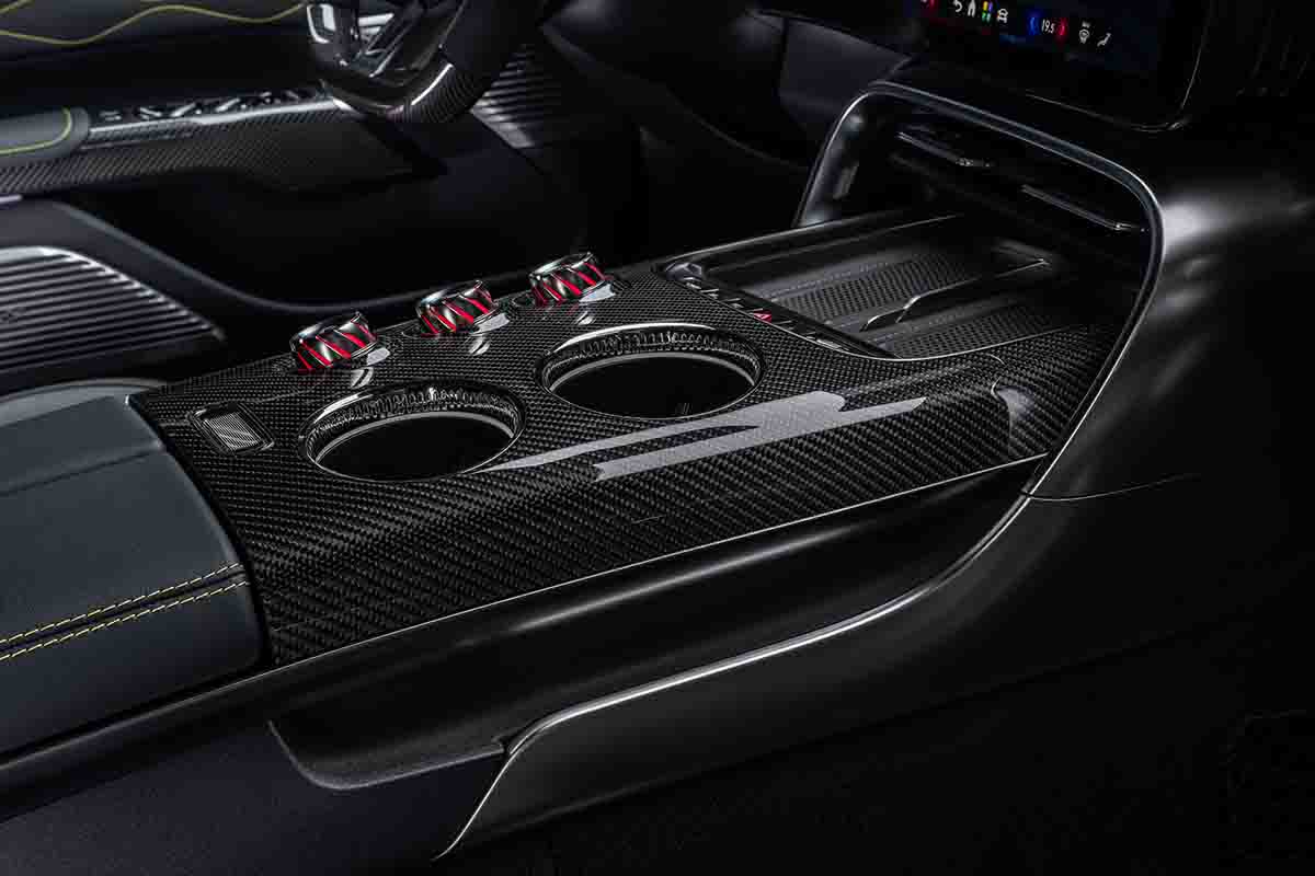 世界初公開されたメルセデスAMG新型「GT 4ドアクーペ」
