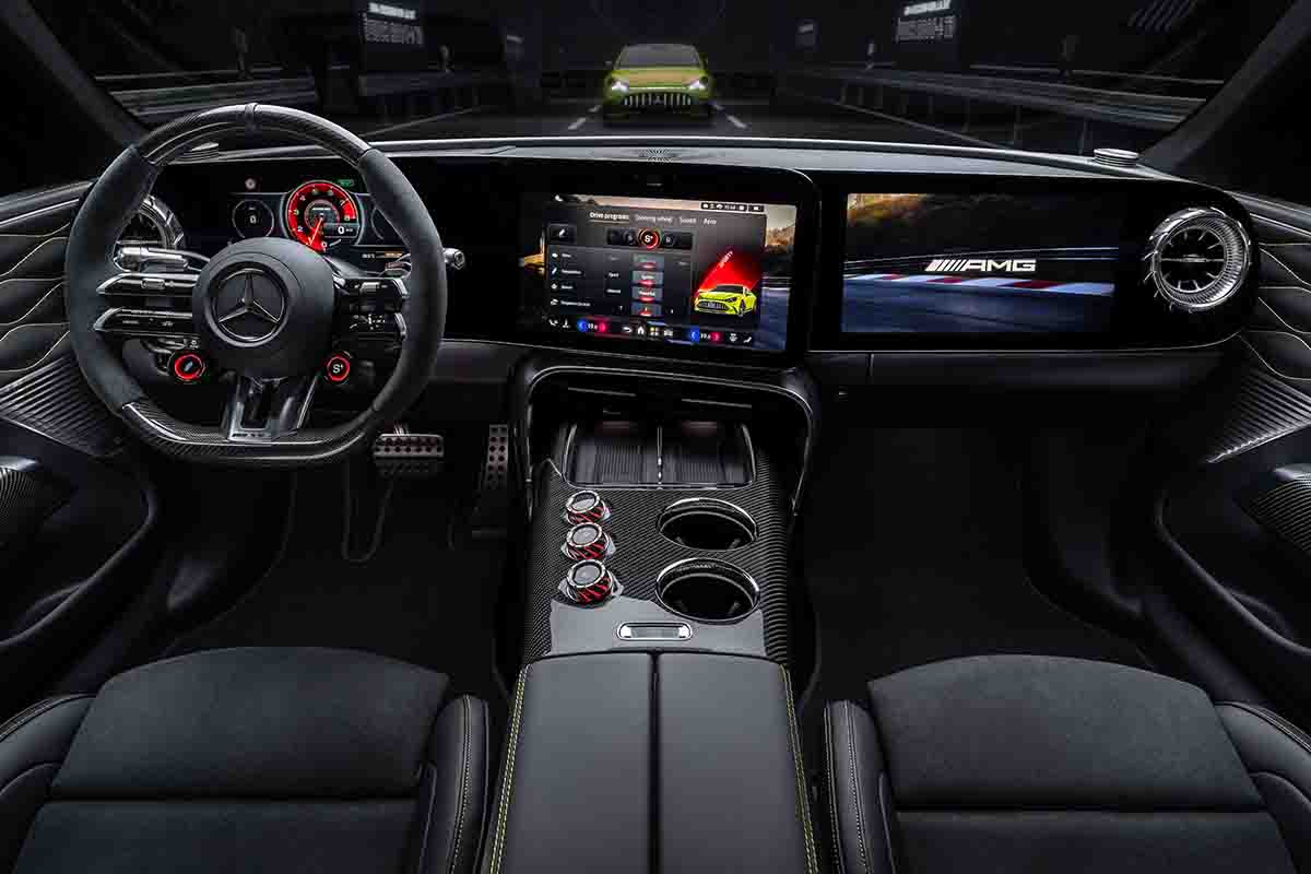 世界初公開されたメルセデスAMG新型「GT 4ドアクーペ」
